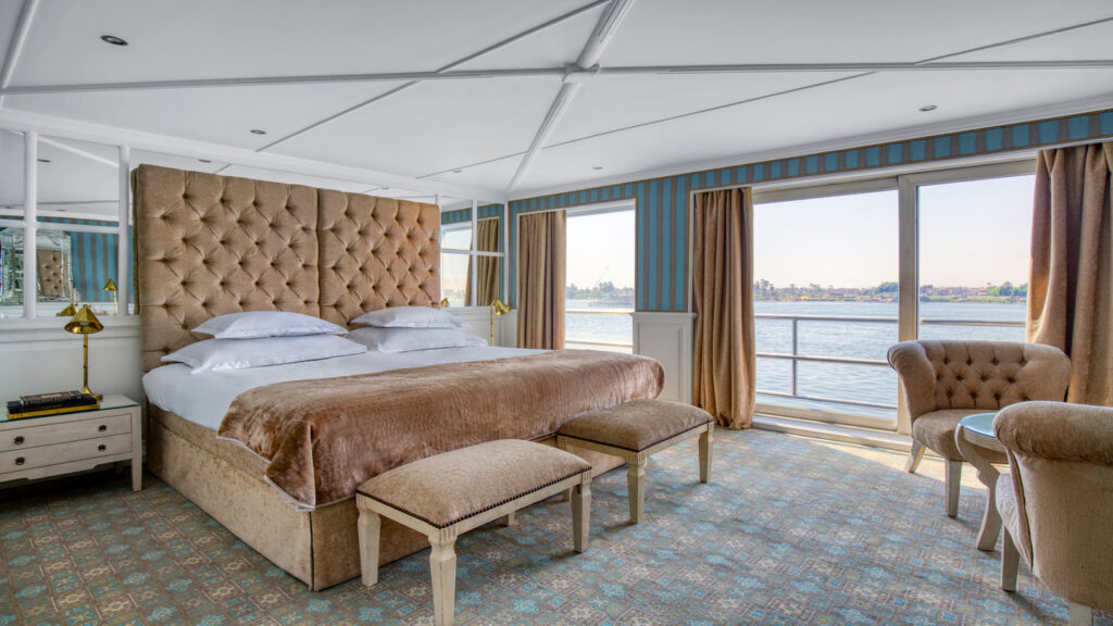 Tosca River cruise ship bedroom suite