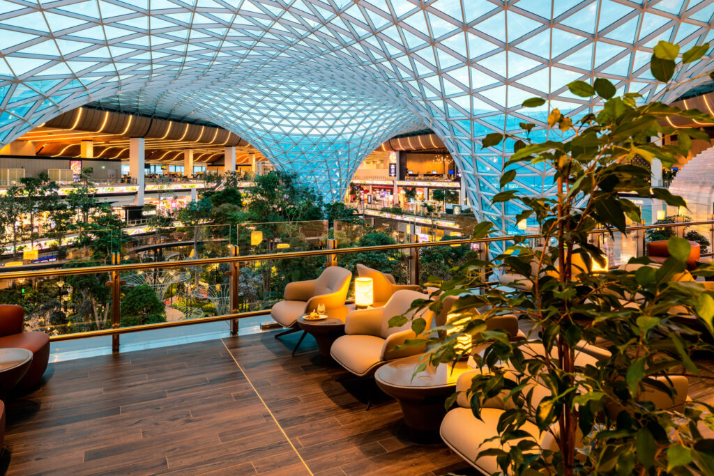 Qatar's Al Mourjan business class lounge