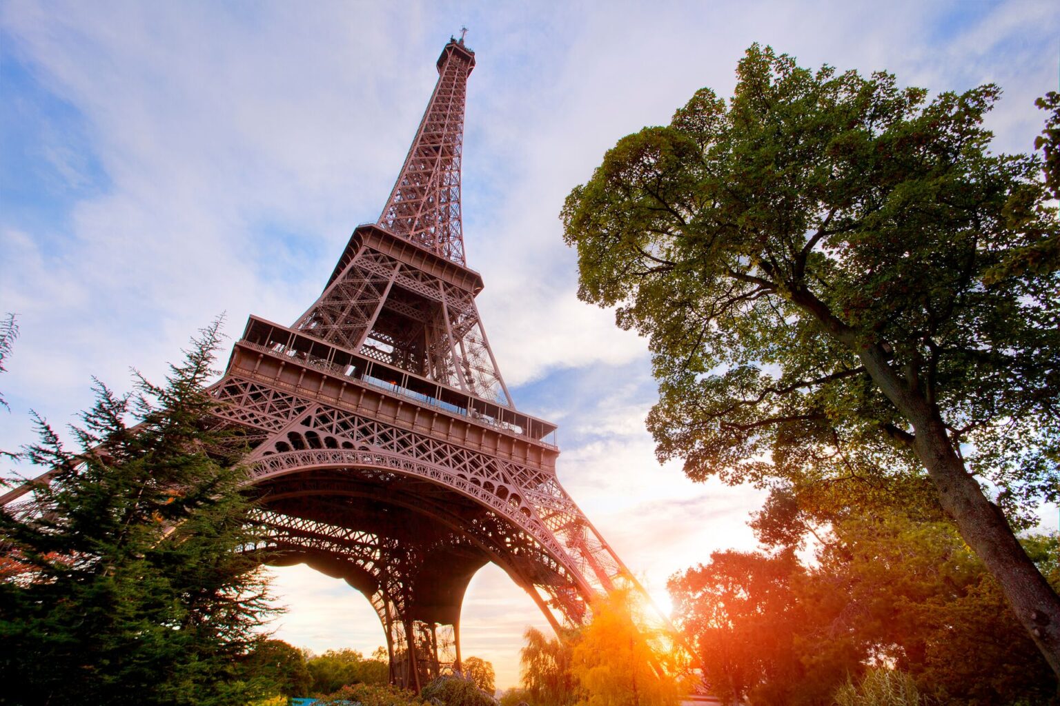 10-year-anniversary-trip-ideas-luxury-gold