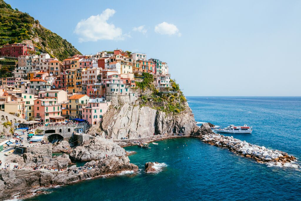 Manarola Fishing Village In The Famous Cinque Terre, Italy